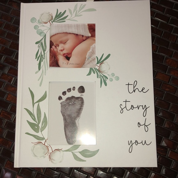 Baby Memory Book to capture your baby’s special moments and milestones. NIB - Picture 2 of 7